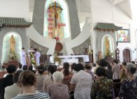 Một số hình ảnh Giáo Dân Tân Thái Sơn dự lễ Kỷ Niệm Đức Mẹ Hiện ra tại Fatima (trưa 13/05/2014)